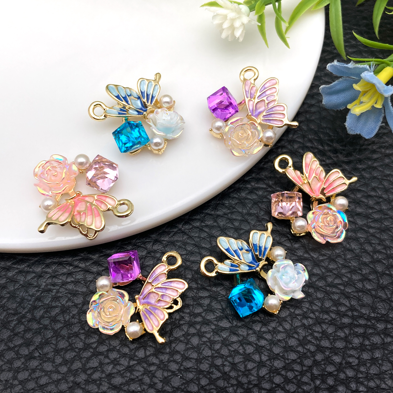 2/6 pcs Small Luxe Style Pearl - đánh giá và giá Butterfly Pendant Necklace