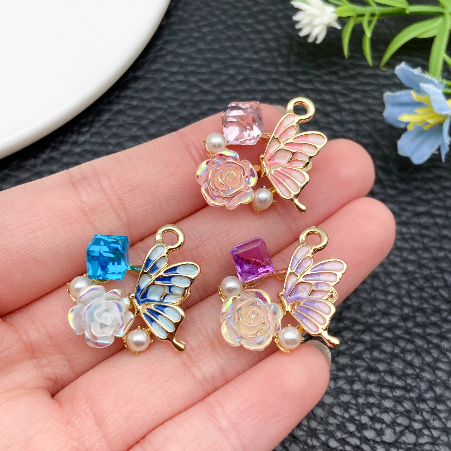 2/6 pcs Small Luxe Style Pearl - đánh giá và giá Butterfly Pendant Necklace