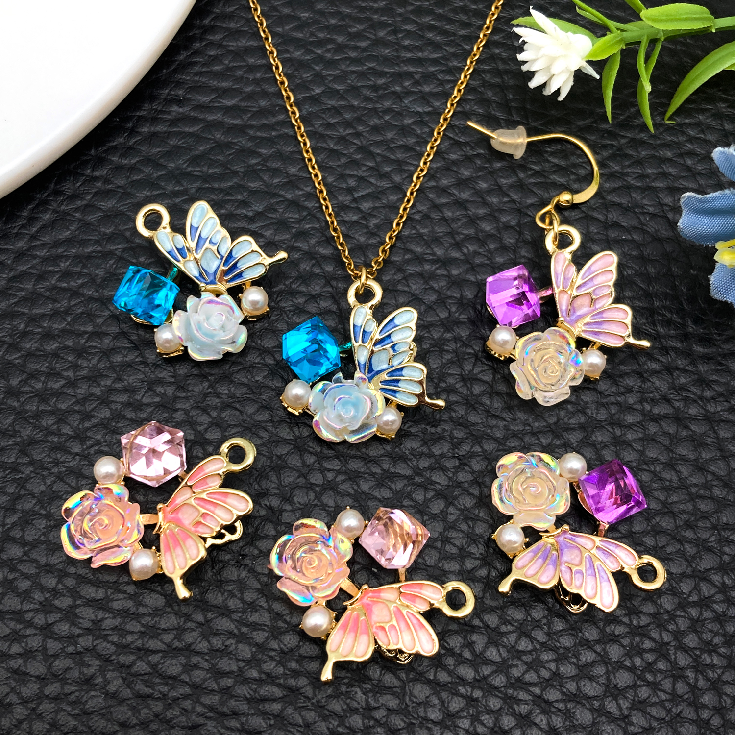 2/6 pcs Small Luxe Style Pearl - đánh giá và giá Butterfly Pendant Necklace