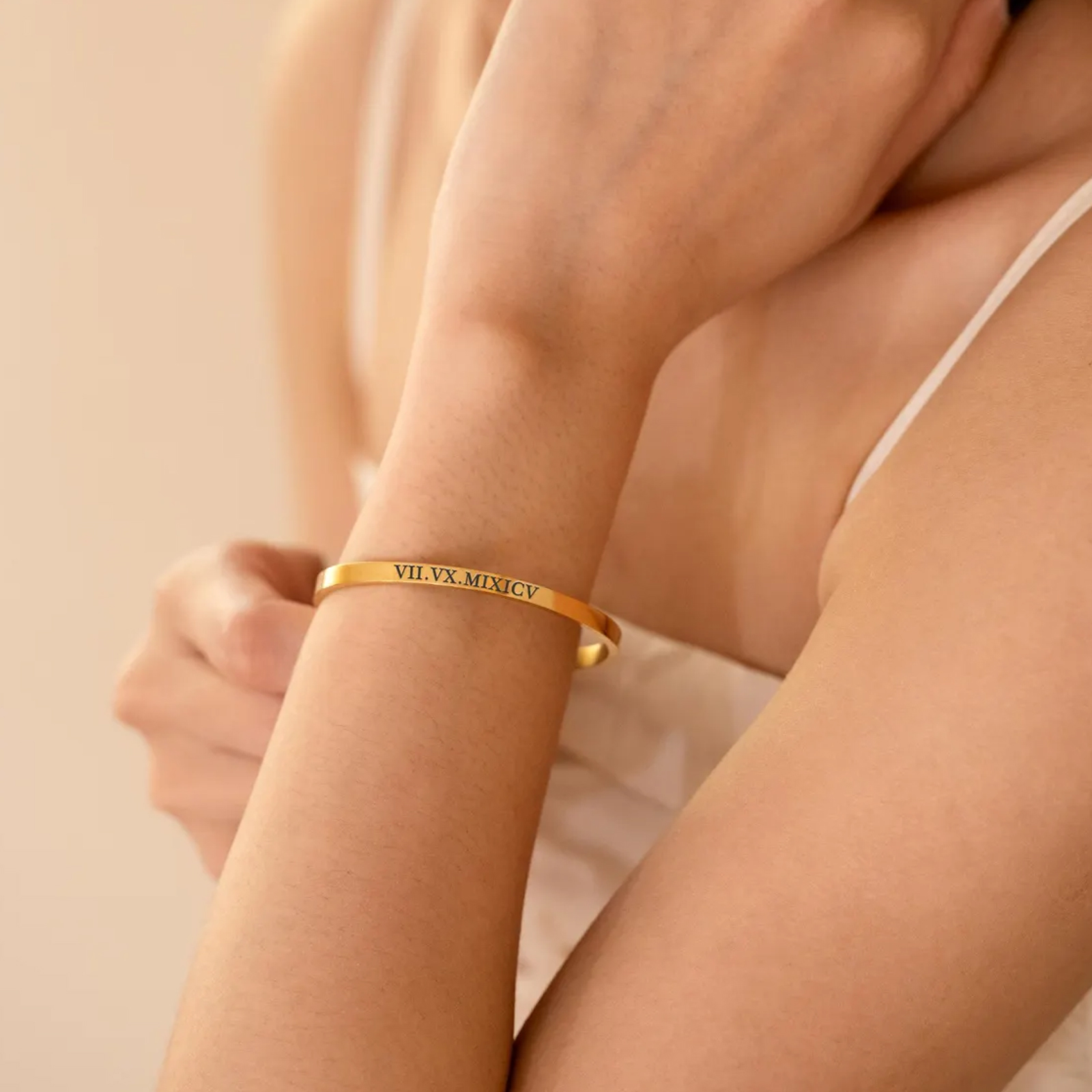 Lemegeton Engraved Name Bracel - đánh giá và giá Cuff Bangle Bracelet